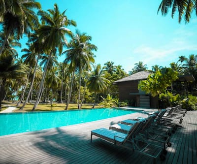 https://imgcld.yatra.com/ytimages/image/upload/t_hotel_yatra_city_desktop/v1456476214/Hotel/Havelock Island/00187774/swimming_pool_2w5ygC.jpeg